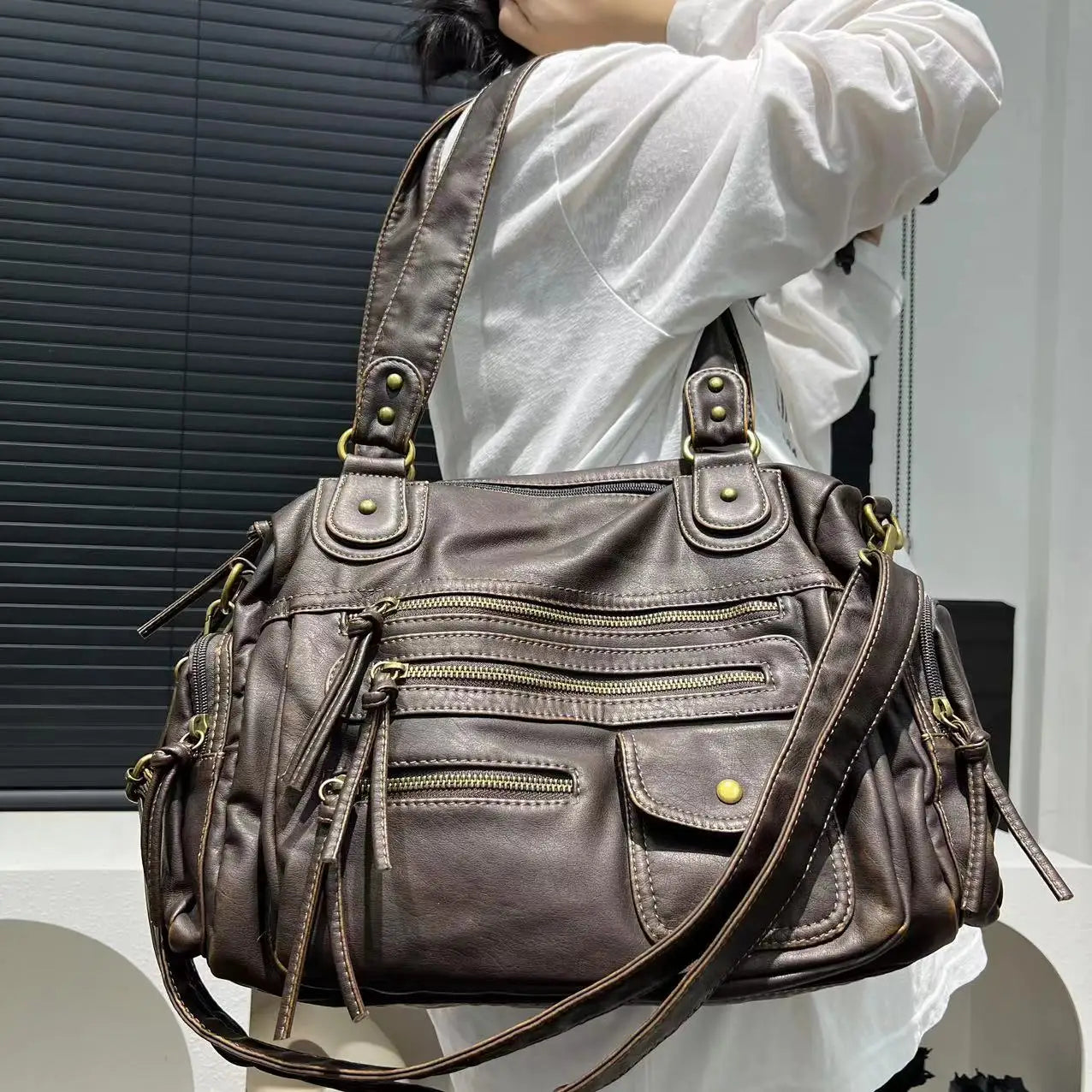 Retro Shoulder Bag with Pockets – Ruby